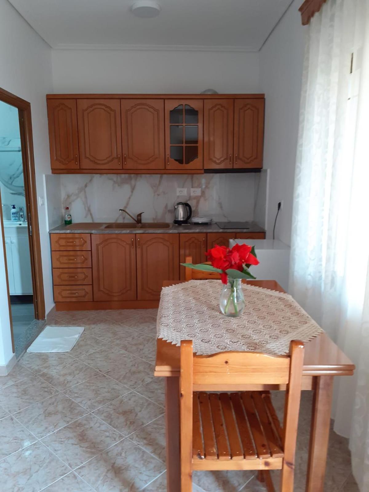 Coral Guesthouse Sarande Exterior photo